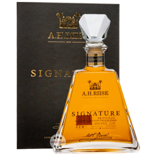 A.H. Riise Signature Master Blender Collection / 43,9 % Vol. / 0,7 Liter-Dekanter in Geschenkschatulle