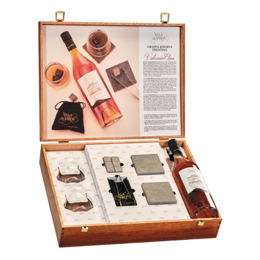 Villa de Varda Geschenkset Grappa Vulcano Etna + 2 Gläser + Accessoires / 40 % Vol / 0,7 l in Geschenkbox