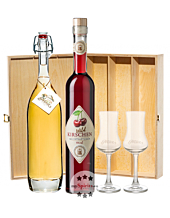 Prinz: Geschenk-Set Kirschen-Glück mit Wild-Kirsch Likör & Alte Kirsche / 16 & 41 % Vol. / 2 x 0,5 Liter-Flasche & 2 x Prinz Schnapskelch in Holzbox